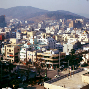 1990년대 초 충남 아산시 시내 모습./연합뉴스