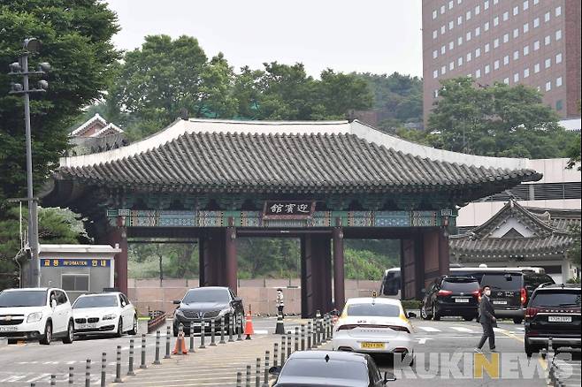 현재 호텔신라 정문에 있었던 흥화문은 제자리를 찾아 경희궁으로 돌아갔다.