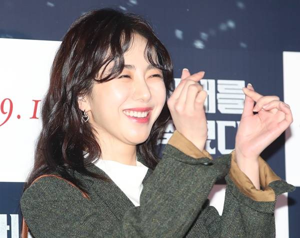 그룹 AOA 출신 배우 권민아가 자신의 연인을 둘러싼 양다리 의혹에 대해 입장을 밝혔다. /사진=뉴스1