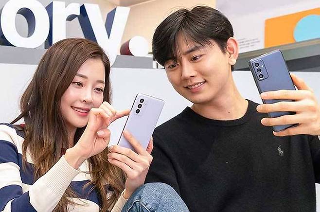 지난 4월 출시된 삼성전자 갤럭시 퀀텀2(A82) (출처=SK텔레콤)