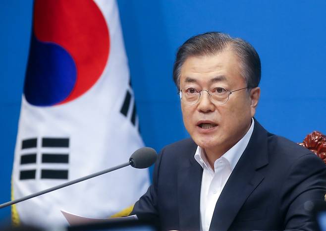 門大統領 “国民偉さ信じる…日本充分に勝ち抜けることができて” - ムン・ゼイン大統領が去る 2019年 8月 2日午後青瓦台で日本の輸出規制措置に対する対応方案を論議するために開かれた臨時国務会議で発言している. 連合ニュース