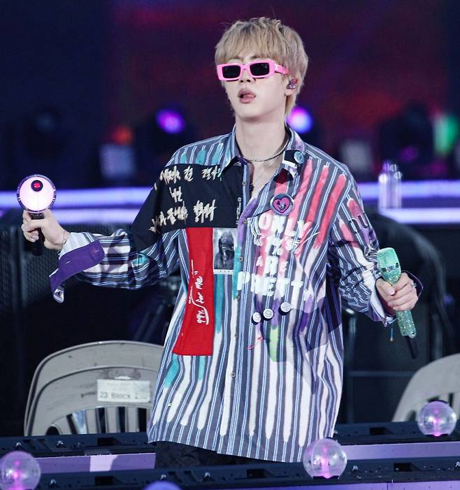 "WE LOVE YOU JIN 감사합니다" 방탄소년단 진, 팬心으로 팬神 된 석진이