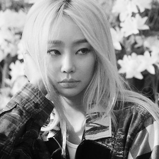 The Artist Hyolyn surprises release of her own songHyolyn will release a new song To Find a Reason through various online soundtrack sites at 6 pm on the 8th.This new song is a new song released in about 11 months after the mini album SAY MY NAME released in August last year, and it is Hyolyns own song.I was comforted by the tired people and told the story of comfort that I hope to continue to move forward without stopping.In particular, Why I Was Not, Mad Clanne, who has been together with Hyolyn in about seven years since Im Disgusting released in 2014, and Kim Seung-min participated in the feature, adding to the charm of the song, and Looking for a reason I should live.I also try to persuade me and make a reason why I was not there. He gives comfort to those who listen through lyrics.Recently, Hyolyn has been releasing Hyolyns own series Ramblings on YouTube since June 7th.Ramblings means just talking to yourself, maybe my story and is being released with visualizer videos for fans.Following the teaser and Whats Happiness video released earlier, Hyolyns own songs, which have not been released in the meantime, will be released sequentially.In addition, he has expanded his musical spectrum by growing up as a The Artist, including participating in the composition of The Artist Ra Mi-ran and Mirans Ra Mi-ran in June of the How to Spend 2021 project.Meanwhile, Hyolyns new song Why There Wasn will be released on various online soundtrack sites at 6 pm on the 8th.