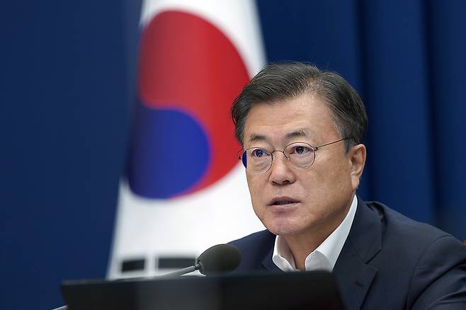 President Moon Jae-in talks during a weekly meeting with key presidential aides at Cheong Wa Dae in Seoul on Monday. (Cheong Wa Dae)