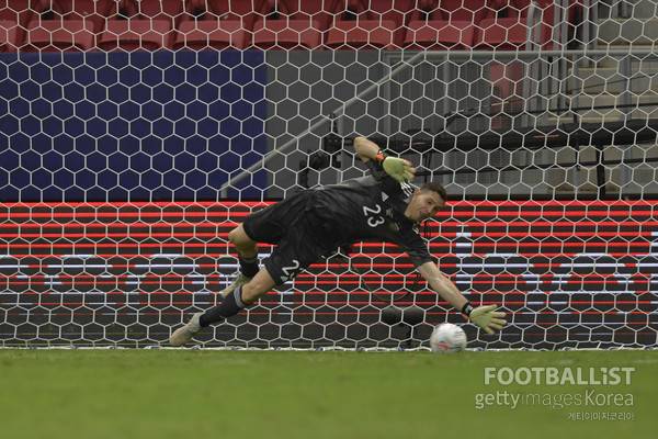 승부차기에서 3번의 선방으로 팀의 결승행을 이끈 에밀리아노 마르티네스 골키퍼(아르헨티나 축구대표팀). 게티이미지코리아