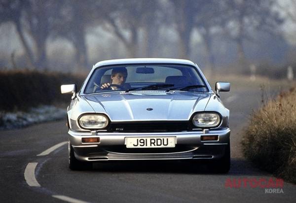 XJS는 E-타입 디자이너의 영향을 받았지만 겉으로는 알 수 없다