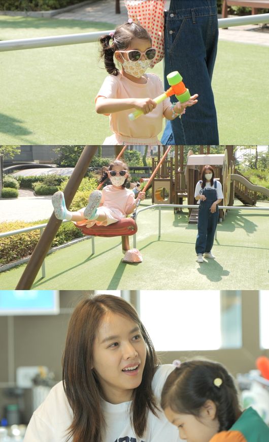 Jo Yoon-hees daughter Roar showed off the King of the End of The Electric Affinities at the playground.In the second episode of JTBCs Brave Solo Parenting - I Raise (hereinafter I Raise), Planning Hwang Gyo-jin, and Directing Kimsol), which has been drawing attention to many viewers since its first broadcast last week, Jo Yoon-hee and Roar Familys playground visit will be broadcast.In the second episode of JTBC I Raise, which is broadcasted at 9 pm on the 16th, Parenting is the constitution, and Jo Yoon-hee, who has attracted many peoples attention with calm and perfect parenting, is revealed.In a recent shoot of I Raise, Jo Yoon-hee not only completely groomed her curly hair, Roars hair, but also calmly responded to Roars falling on the playground, which caused great admiration from the members.Roar showed the aspect of the Situational Drama Master Show following last week and predicted the birth of a new national nephew.I once again melted the hearts of the performers in the form of the first friend and sister who spoke to the sisters at the playground with my mother.I am so envious of my active appearance, said Kim Guura, who was impressed by his mother Jo Yoon-hee. I should borrow a big space later when I have a birthday party.But there was also difficulty for mum Jo Yoon-hee, which is the eating habit of daughter Roar, who is usually less interested in food.Jo Yoon-hee challenged Roars appetite to be saved by squid-based dishes to regain Roars appetite, and raised everyones curiosity about whether he could do solo-parenting perfectly until the end.On the other hand, Chae Lim, who became a empathy queen in a week of broadcasting, looked at Jo Yoon-hees daily life, and showed a empathy queen by looking at Jo Yoon-hees efforts to brighten Roar, saying, Roar is a bright and active growth of his mother.Roars daily life, which produces a lot of Ransun aunts and uncles with his perfect mother Jo Yoon-hee and lovely charm, can be seen at JTBC Brave Solo Parenting - I raise at 9 pm on the 16th.JTBC