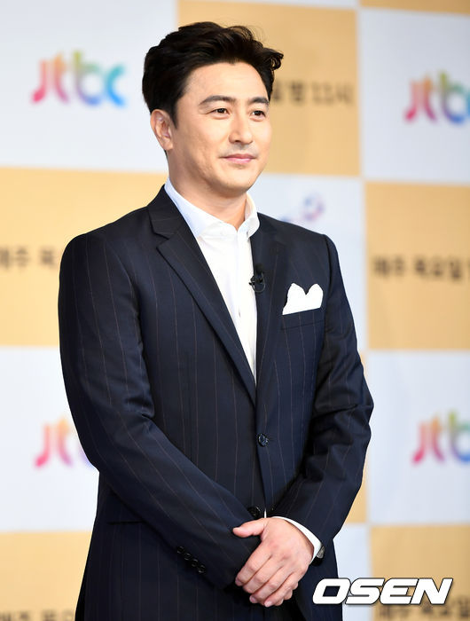 Ahn Jung-hwan canceled all schedules as he self-primed in the aftermath of a new Covidvirus infection (Covid19) tested positive that was poured after the recording of We Must Stick together.As a result of the afternoon coverage on the 16th, Ahn Jung-hwan participated in the recent JTBC new entertainment Together sure feel it recording, and then Kim Yo-han, Park Tae-hwan and Lee Hyung-taek were tested positive.Since then, I have been working on the Covid Inspection quickly, and fortunately I have been judged negative, but I have canceled all broadcast schedules while self-sustaining.Now, Ahn Jung-hwan has voiced the result of the Covid Inspection, but has canceled all scheduled broadcast schedules by self-pricing, following the guidelines of the anti-virus authorities as much as possible.Meanwhile, an official of We must stick together said, The cast members Kim Yo-han, Park Tae-hwan, Yoon Dong-sik, Mo Tae-bum and Lee Hyung-taek who participated in the recording on July 10 received the official position of Covid19 tested positive.After Kim Yo-hans tested positive on the 15th, We must stick together team was classified as not a necessary inspection subject according to the guidelines of the authorities.However, the cast and staff voluntarily received inspections to respond preemptively, and some performers were further tested positive in the process. The other cast and staff are now in isolation after inspection and are waiting for the inspection result.An official said, We did our best to manage safety by complying with the anti-virus guidelines at the time of recording, but I am sorry to worry about sensitive issues. Currently, the shooting is completely suspended waiting for the results of epidemiological surveys.I will continue to pay attention and produce broadcasting. DB
