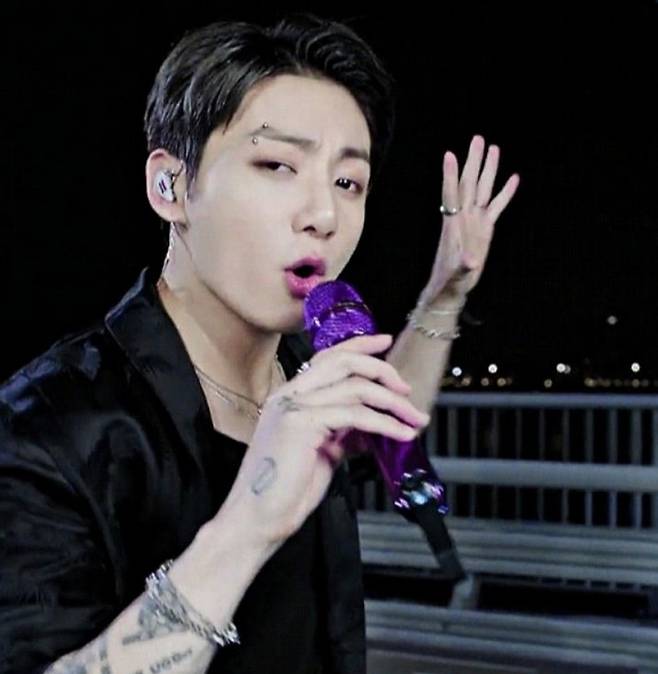 방탄소년단 정국, 美지미팰런쇼 손등키스+타투+댄브 3단 섹시 포텐 팡팡♥♥