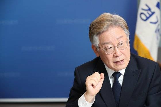이재명 경기도지사가 22일 서울 여의도 사무실에서 중앙일보와 인터뷰 했다. 우상조 기자
