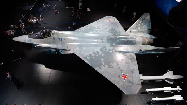 러시아 2021 MAKS 에어쇼에서 2021년7월 첫공개된 신형 5세대 스텔스 경전투기 '체크메이트' 시제기/연합뉴스