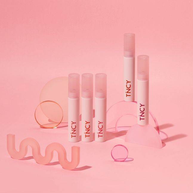 뷰티업계가 '마스크 프루프' 제품을 잇달아 선보이고 있다.ⓒ잇츠스킨