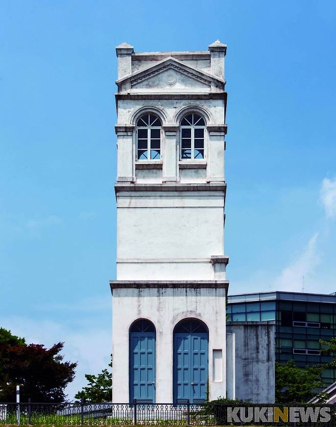 3층 높이의 러시아공사관 탑