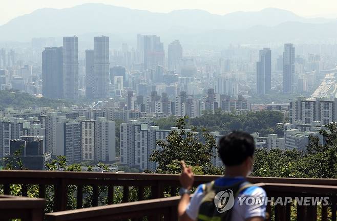 서울 남산에서 내려다 본 아파트 단지 [연합뉴스 자료사진]