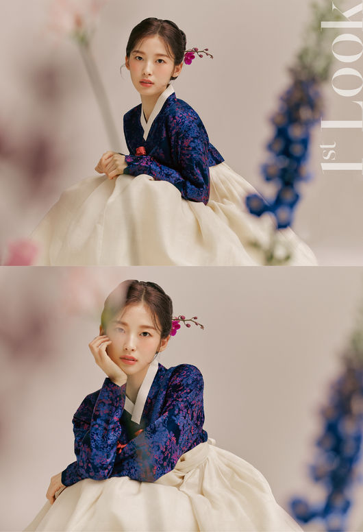 OH MY GIRL Arin has Omaju over Bae Suzys Korean traditional clothing pictorial.Arin, who was released on the 27th, reproduced the elegant and elegant appearance of Bae Suzy, the cover star of <First Look> 101, published in November 2015.Adding to his own lovely charm, he was perfectly reborn in Arins style.Especially, Arin, who is the top model in the first Korean traditional clothing picture through this picture, has been shooting more enthusiastically than anyone else, such as dyeing his head darkly according to the concept.Arin, who has always named Bae Suzy as a role model, said, It was a very long-awaited shoot, and it was a cut that I thought was really pretty from the past, but it was good that I could reinterpret it like this.Bae Suzy was so beautiful that it was a little burdensome, but I think he expressed it beautifully in a different color from you. Ive been looking into your cut before Ive scheduled the shoot, and Ive been studying poses that fit the Korean traditional clothing.Especially when I was clean and wearing Korean traditional clothing, I was able to manage my skin very hard for a few days.In fact, since the official activity of OH MY GIRL was over a few days ago, I had a lot of opportunities to eat delicious things with my sisters, but I did not eat and endure because I thought about filming.I want to praise myself for not collapsing in front of Tteokbokki. In the interview, What would you like to say to yourself at that time if you go back to 10 years ago? Do not lose your dream as you are doing now?Oh, even when I was a child, I was well-healthy. Haha. If I had been health care and had a good meal before, I would have been taller.Finally, when asked what makes Arin the most powerful these days, he said, I have a side, and I want to hear it most from people and I like to hear it the most.Fans say a lot when I am a little tired or tired, and the heart of the support is warm and precious. On the other hand, OH MY GIRL Arin will be the first top model of the drama through TVN drama Hwang-Hun, and more picture cuts and interviews can be found in First Look 222.first look