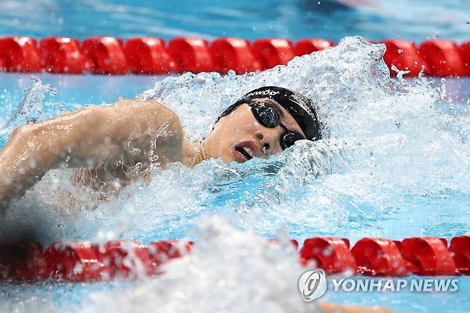 [올림픽] 물살 가르는 황선우 (도쿄=연합뉴스) 윤동진 기자 = 27일 일본 도쿄 아쿠아틱스센터에서 열린 도쿄 올림픽 수영 남자 자유형 200m 결승전에서 황선우가 힘차게 물살을 가르고 있다. mon@yna.co.kr