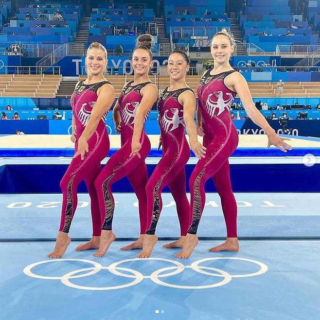 전신 유니폼을 입은 독일 여자 기계체조 대표팀 [출처 : ‘pauline_schaefer’ 인스타그램]