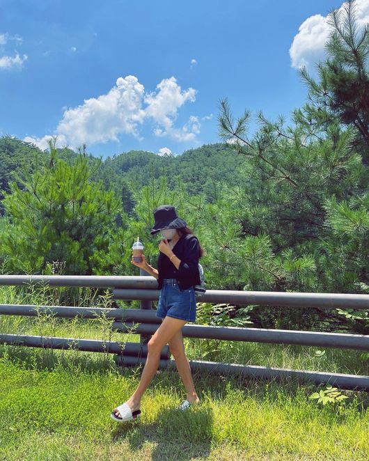 Actor Ko So-young expressed his depression due to the protracted Covid 19.On the afternoon of the 29th, Ko So Young posted several selfies on his personal SNS, saying, It is a vacation for children, but the Sky is beautiful and lies ... and there is no more and more to do.In the photo, Ko So Young is showing off his slender legs in a grassy grass with a clear Sky.Ko So Young wore a bucket hat and a mask, boasting a goddess beauty that can not be hidden even though more than half of her face was covered, capturing the attention of fans.Ko So Young also did not forget to communicate with his fans. Ko So Young said, I came out to get air in Wonju.On the other hand, Ko So Young married Jang Dong-gun in 2010 and has one male and one female.Ko So Young SNS