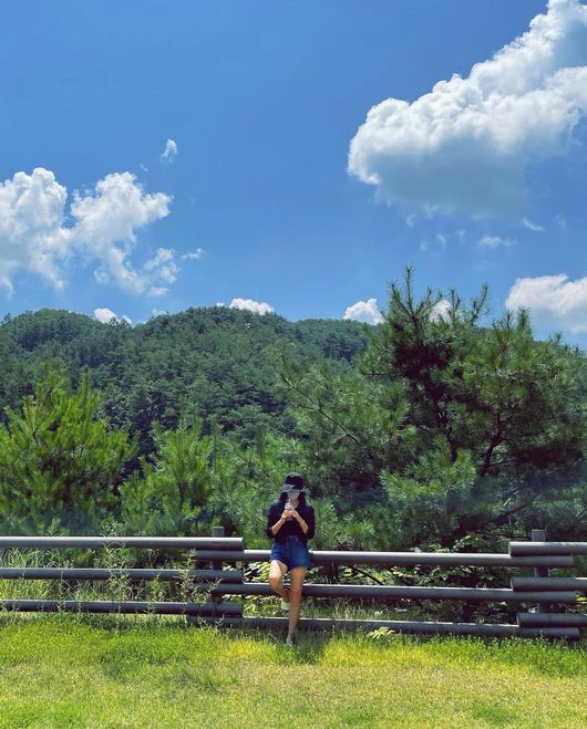 Actor Ko So-young expressed his depression due to the protracted Covid 19.On the afternoon of the 29th, Ko So Young posted several selfies on his personal SNS, saying, It is a vacation for children, but the Sky is beautiful and lies ... and there is no more and more to do.In the photo, Ko So Young is showing off his slender legs in a grassy grass with a clear Sky.Ko So Young wore a bucket hat and a mask, boasting a goddess beauty that can not be hidden even though more than half of her face was covered, capturing the attention of fans.Ko So Young also did not forget to communicate with his fans. Ko So Young said, I came out to get air in Wonju.On the other hand, Ko So Young married Jang Dong-gun in 2010 and has one male and one female.Ko So Young SNS