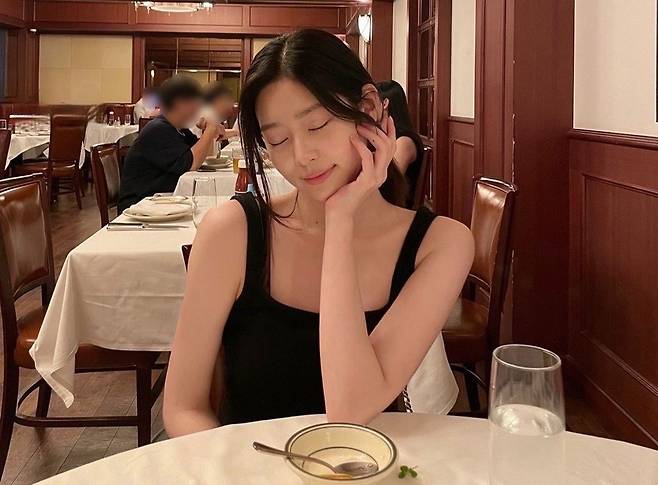 Kim Min-joo from IZ*ONE showed off her innocence.On the 30th, Kim Min-joo posted a picture on his Instagram with an article entitled Eat dinner delicious.Kim Min-joo in the photo, wearing a black dress in a restaurant, emanated an elegant charm: his eyes closed when he sprayed and his atmosphere seemed to be enjoying it.Her hairstyle and smooth shoulder line attract attention. The beautiful Kim Min-joo looks like fans are eating a lot of delicious things and Who did you go with?I wanted to see it, Im pretty, and so on.Meanwhile, Kim Min-joo finished IZ*ONE activities in April and is currently working as MBC Show! Show! Music Core MC.