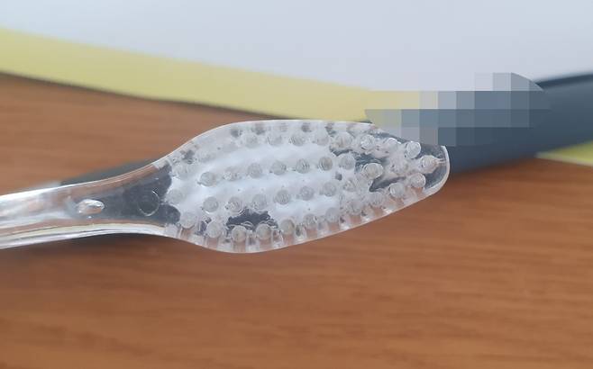 재사용 의혹 칫솔 [독자 제공. 재판매 및 DB 금지]