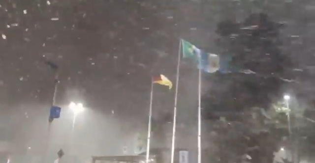 브라질에 강한 눈바람이 휘몰아치고 있는 모습. 트위터 캡쳐