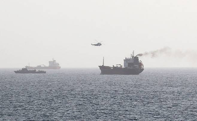 오만 인근 해상에 떠 있는 유조선 (사진=AFP)