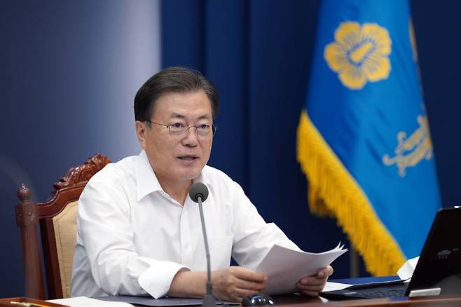 [서울=뉴시스] 문재인 대통령이 2일 청와대에서 열린 수석·보좌관회의에서 발언하고 있다. (사진=청와대 제공) 2021.08.02. photo@newsis.com *재판매 및 DB 금지