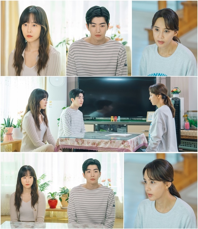 The scene where Seo Hyun-jin, Oh Hyun-kyung and Kang Hoon faced each other was revealed.In the TVN monthly Drama You Are My Spring (playplay by Lee Mi-na/directed by Jung Ji-hyun), Seo Hyun-jin plays Kang Da-jung, the hotel concierge manager, Oh Hyun-kyung plays Moon Mi-ran, the mother of Kang Da-jung, and Kang Hoon plays gang tae-jung, the younger brother and bartender of Kang Da-jung.In the last broadcast, gang tae-jung (Gang Hoon) received a mission from her mother Moon Mi-ran (Oh Hyun-kyung) and laughed as she poured storm questions to Ju Young-do (Kim Dong-wook).In particular, Kang Da-jung (Seo Hyun-jin) and gang tae-jung expressed their real-life brother and sister instincts without regret, saying, I was born and I had already had a dream.In addition, gang tae-jung received a succession letter from the court and grabbed the documents tightly.On August 7, Seo Hyun-jin, Oh Hyun-kyung, and Kang Hoon were revealed to have a serious expression.In the Drama, Kang Dae-jung, gang tae-jung, and Mun-mi-ran sat in the Gangneung house of Mun-mi-ran.Unlike the usual cheerful personality, Moon Mi-ran is making a heavy expression, while Kang Dae-jung and gang tae-jung are trying to hide their feelings.As the three people who laughed formed a feeling of silence, interest in what happened to the Kang Da-jung Family and the storm-night Family conversation that gave a Family love is gathering attention.