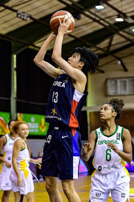 한국은 브라질을 꺾고 2021 FIBA U-19 여자월드컵 첫 승리를 거뒀다.(대한민국농구협회 제공) © 뉴스1 /사진=뉴스1