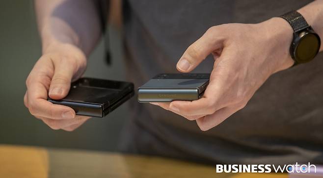 갤럭시Z 플립3/사진=이명근 기자 qwe123@