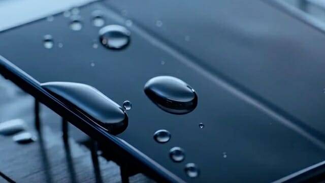 삼성전자 갤럭시Z폴드3. 폴더블폰 최초로 IPX8 등급 방수 기능을 갖췄다. (사진=삼성전자)