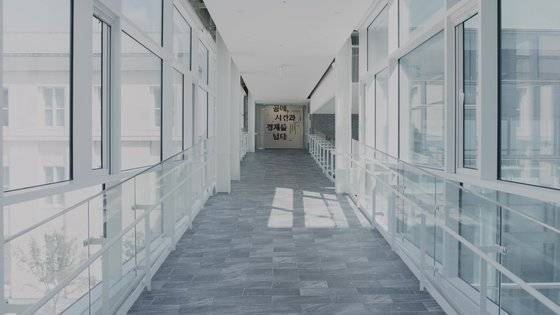 서울공예박물관 전시동을 잇는 브릿지. [사진 서울공예박물관]
