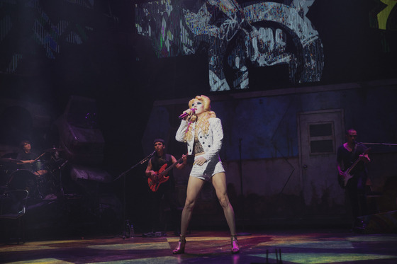 Ko's first performance as Hedwig on Aug. 3 at the Chungmu Arts Center [SHOWNOTE]