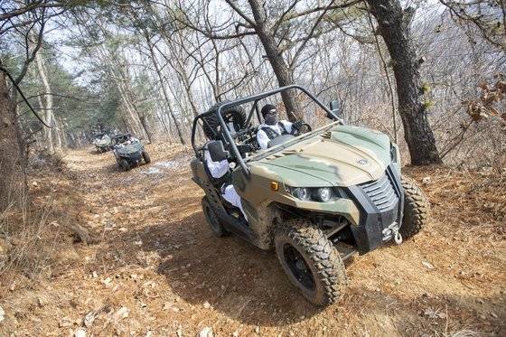 육군이 전방 수색대대에서 운용하고 있는 산악 오토바이크. 곧 만들어질 산악여단에 대량으로 갖출 예정이다. 육군