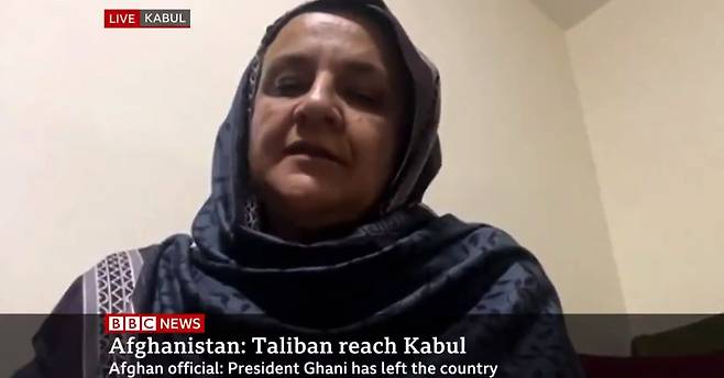 15일(현지시간) 영국 BBC방송과 인터뷰를 하고 있는 여성 교육부 장관인 랑기나 하미디. BBC 캡처