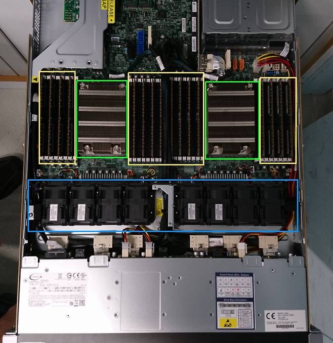 스위스 그라우뷘덴 응용과학대 연구진이 사용한 슈퍼컴퓨터 하드웨어. /사진=그라우뷘덴 응용과학대 홈페이지