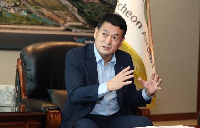 김경욱 인천국제공항공사 사장이 지난 17일 진행된 인터뷰에서 질문에 답변하고 있다. 인천공항 제공