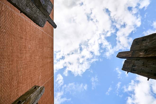 서소문성지 역사박물관 내 하늘광장에서 올려다본 하늘 [서소문성지 역사박물관 제공]