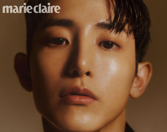On the 19th, magazine Marie Claire released a picture of Lee Soo-hyuk.Lee Soo-hyuk in the public picture boasts a variety of ROWON charms, digesting various styles of costumes ranging from leather jacket to simple suits.Lee Soo-hyuk told his current situation that he is seeing several good works to fill a lot of inner parts so that he can perform better.I want to show Lee Soo-hyuk outside the work now, he said. Through entertainment programs and SNS, I reveal my daily life more than before, communicate with my fans, and my thoughts are naturally being held.
