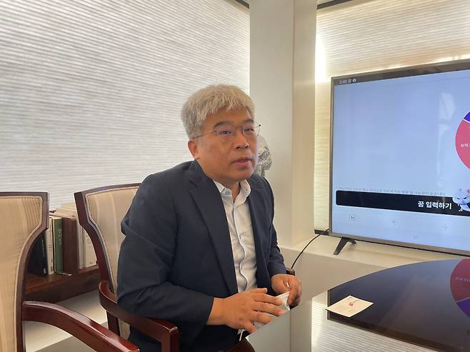 이수철 레드로버 중국사업파트 고문이 마이몽체험센터에서 조선비즈와 인터뷰하고 있다. /레드로버 제공