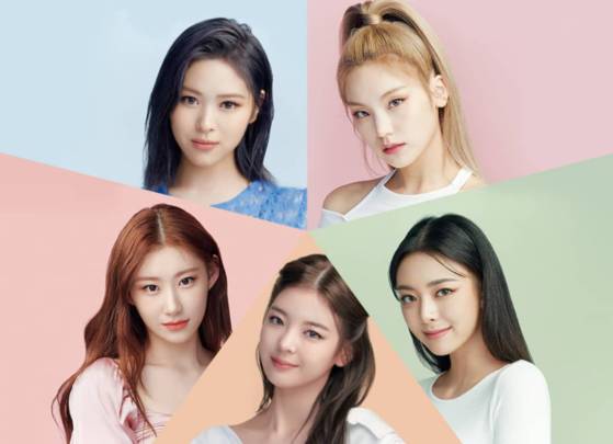 클라렌 모델인 ITZY.