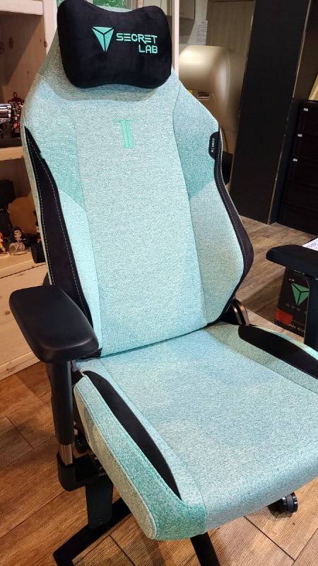 디자인은 심플하다