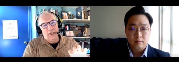 지난 25일 채널A와 화상 인터뷰 중인 댄 큐비스케 미국기자협회(SPJ) 국제 커뮤니티 공동의장