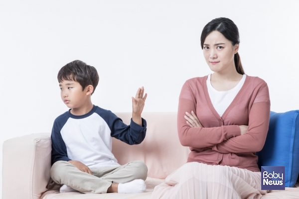 고집은 타자성의 결여라고 할 수 있고, 자신의 생각을 타협과 조율 없이 주장하는 것으로 감정이라기보다는 현상에 가깝습니다.&nbsp;ⓒ베이비뉴스