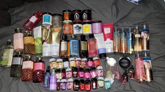 셰리 가족이 쓰레기통을 뒤져 발견한 화장품. [셰리 SNS 캡처]