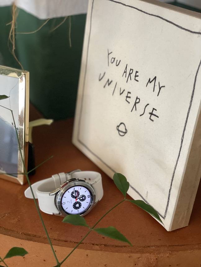 갤럭시워치4 클래식. /사진=백유진 기자 byj@