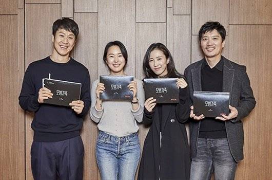 (왼쪽부터)정우 윤진서 박지연 박희순