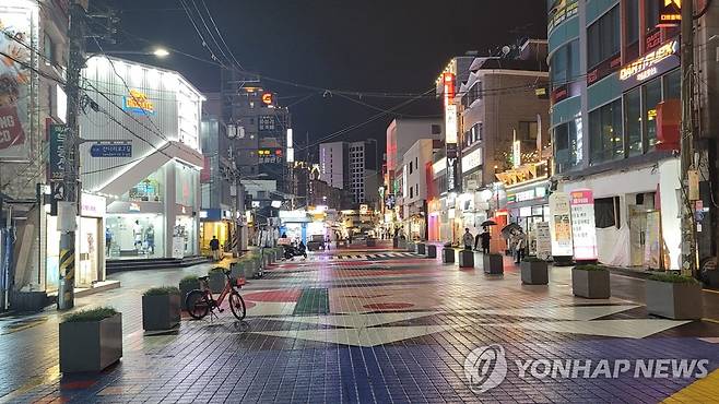 인적 없는 홍대 거리 [촬영 조다운]