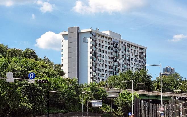 지난 21일 찾은 서울 용산구 남산맨션. /고성민 기자